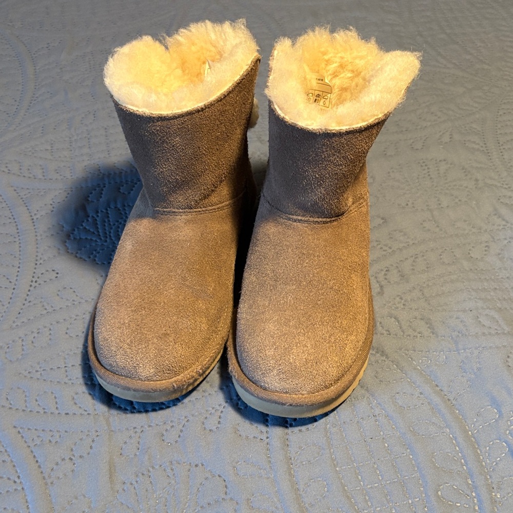 Cozy Tan Koolaburra by Ugg Kids Boots